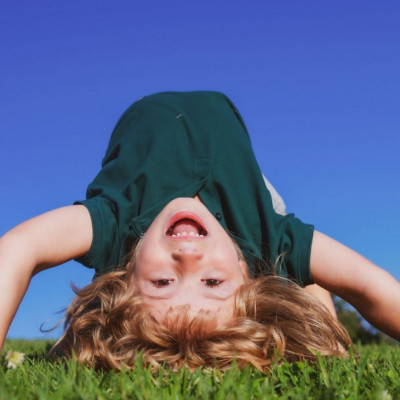 Οι εξωσχολικές δραστηριότητες κάνουν τα παιδιά πιο χαρούμενα από τα ηλεκτρονικά παιχνίδια