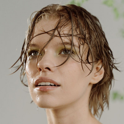 Heat Wave: Τι ακριβώς συμβαίνει στην επιδερμίδα σου στον καύσωνα και τι πρέπει να προσέξεις