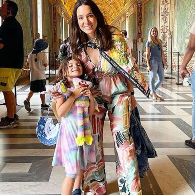 Καλομοίρα: Διακοπές στο Βατικανό με τα παιδιά της (εικόνες)