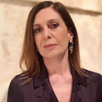 Άγριες Μέλισσες: Η Διδασκάλου αποχαιρετά το Διαφάνι έξω από το σπίτι των Σταμίρηδων - Επικό βίντεο