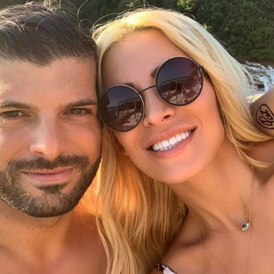 Σε άλλα νέα, η Κατερίνα Καινούργιου φαίνεται πως τα ξαναβρήκε με τον Φίλιππο Τσαγκρίδη