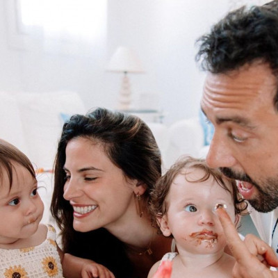 Χριστίνα Μπόμπα: Με τις δίδυμες στο κρεβάτι – Νέα ανάρτηση με τις μικρές