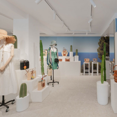 Ο οίκος Loewe και η οικογένεια Λιακωτίτη υποδέχονται το νέο Loewe Store στη Μύκονο