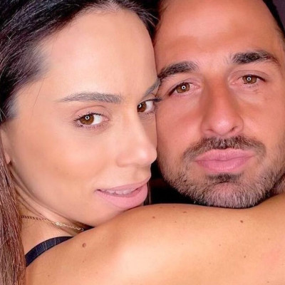 Αντωνά: Έτσι είναι το σπίτι που μένει με τον Σοϊλέδη- Οι μοντέρνες πινελιές και ο τεράστιος καναπές