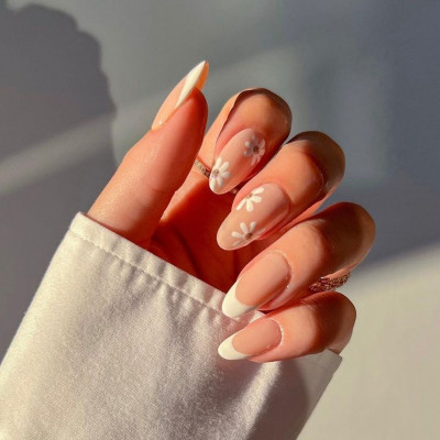 10 nude manicure για να αναδείξεις το μαύρισμά σου & να γίνεις μια beauty queen