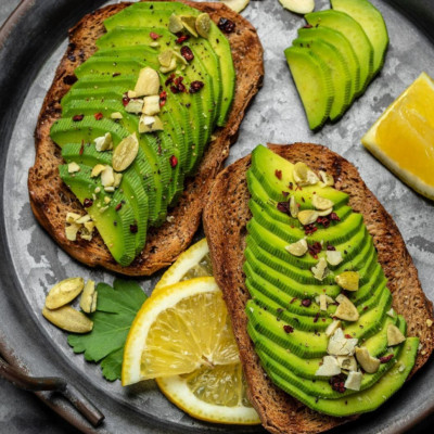 Καθημερινή κατανάλωση αβοκάντο: Πόσο μειώνει την ολική και την κακή χοληστερόλη (έρευνα)