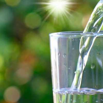 Πόσα ποτήρια νερό την ημέρα χρειάζονται για τη μείωση της υπέρτασης;