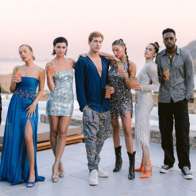 Το πιο cool squad βρέθηκε στη Μύκονο και μας έδειξε τι σημαίνει CÎROC YOUR SUMMER-CÎROC YOUR MYKONOS