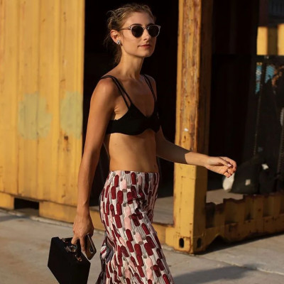 Bikini in the city; Όλοι οι τρόποι που μπορείς να φορέσεις το μαγιό σου και στην πόλη