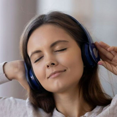 Η εγκεφαλική δραστηριότητα αυξάνεται κατά τη διάρκεια του ύπνου ως απάντηση στη μουσική - μελέτη