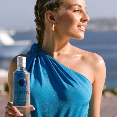 CÎROC YOUR SUMMER means: Sunkissed glamour