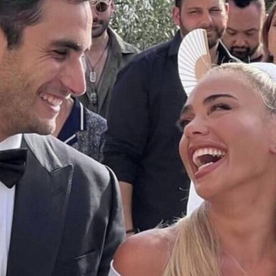 Κόνι Μεταξά - Μάριος Καπότσης: Ταξίδι του μέλιτος στις Μαλδίβες