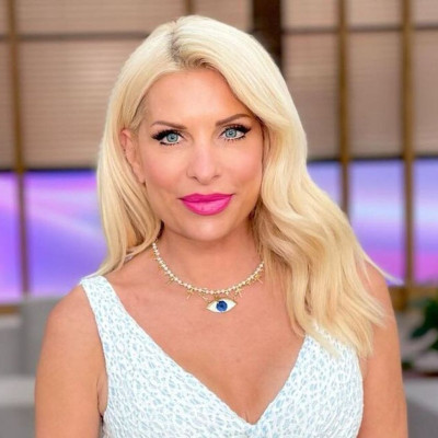 Ελένη Μενεγάκη: Η απίθανη φωτογραφία με λευκό μπικίνι στην Άνδρο- Είναι πανέμορφη!