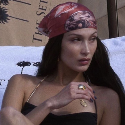 Bandana: 5 τρόποι για να φορέσεις στα μαλλιά σου το απόλυτο αξεσουάρ του καλοκαιριού