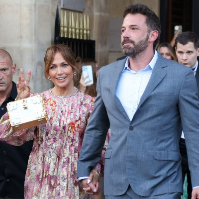 Jennifer Lopez: Το ενδυματολόγικο χρονικό ενός honeymoon που παρακολουθεί όλος ο πλανήτης