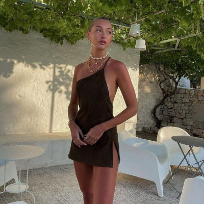 Τα mini μαύρα φόρεματα είναι διαχρονικά και must have για το καλοκαίρι - 7 για να διαλέξεις