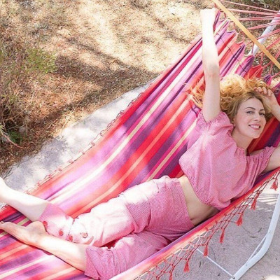 Εύκολα θα κάναμε διακοπές στο σπίτι της Σμαράγδας Καρύδη και του Θοδωρή Αθερίδη στην Αίγινα