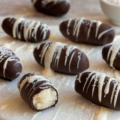 Άκης Πετρετζίκης: Τρουφάκια καρύδας