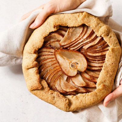 Ανοιχτή γλυκιά πίτα με αχλάδια - Ένα άκρως καλοκαιρινό γλυκό