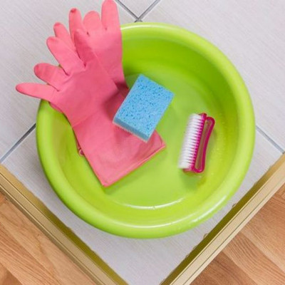 Πώς θα απολυμάνετε με ασφάλεια το σπίτι σας