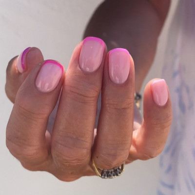 10 ροζ nail art για να τονίσεις και να αναδείξεις το μαύρισμά σου