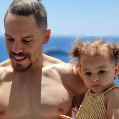 Λευτέρης Πετρούνιας: Η κόρη του είναι η καλύτερη βοηθός του - Η φώτο από το γυμναστήριο