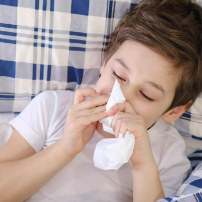 Πώς μπορείτε να διδάξετε ένα παιδί να φυσάει τη μύτη του;