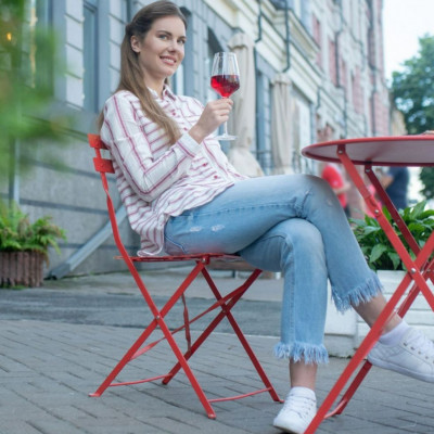 Γιατί δεν πρέπει να κάθεστε με σταυρωμένα πόδια: Ένας οστεοπαθητικός εξηγεί