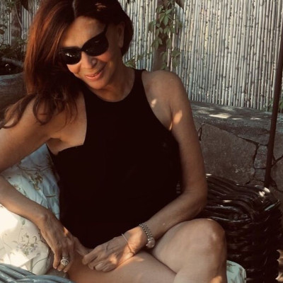 Μιμή Ντενίση: Σικάτη ακόμη και για ψώνια στο χωριό! Το αξεσουάρ που απογείωσε την εμφάνισή της