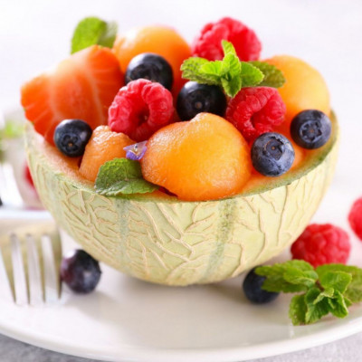 Πεπόνι γεμιστό με ζελέ φρούτων - Το πιο εντυπωσιακό και δροσερό επιδόρπιο