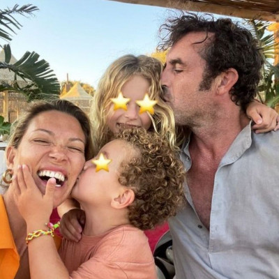 Βίκυ Καγιά: Ξέγνοιαστες καλοκαιρινές στιγμές με τα παιδιά και τον σύζυγό της