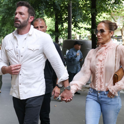 Bennifer: Όλα τα παιδιά τους στα γενέθλια του Affleck! Τι νυφικό θα φορέσει η JLo στον δεύτερο γάμο;