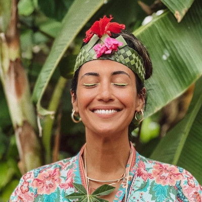 Η Ευγενία Σαμαρά «το ζει» στην Αφρική με τα αντίστοιχα μαγιό και Pinterest πόζες