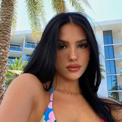 Το TikTok hack που υπόσχεται τέλειο μακιγιάζ σε όλο το πρόσωπο μόνο... με ένα κραγιόν