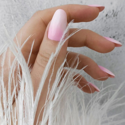Ombre nails: 10 κομψά μανικιούρ που μπορείς να κάνεις και μόνη σου στο σπίτι