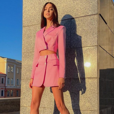 Plazacore style: Το fashion trend που θα σε κάνει να βγάλεις την girly πλευρά σου προς τα έξω