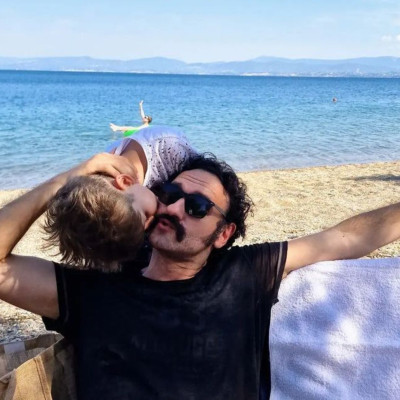 Μελέτης Ηλίας: Δημοσίευσε φώτο από το ταξίδι στο Παρίσι με την οικογένειά του