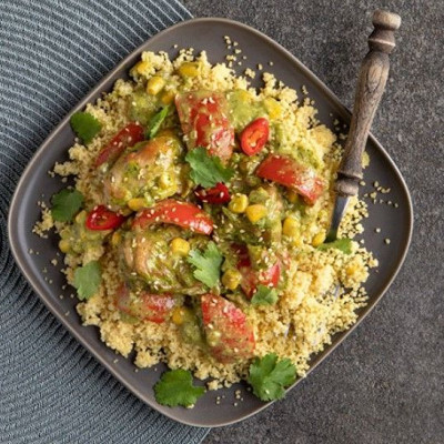 Άκης Πετρετζίκης: Κοτόπουλο με πράσινο κάρι