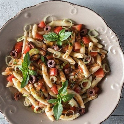 Άκης Πετρετζίκης: Καλοκαιρινή χωριάτικη μακαρονάδα