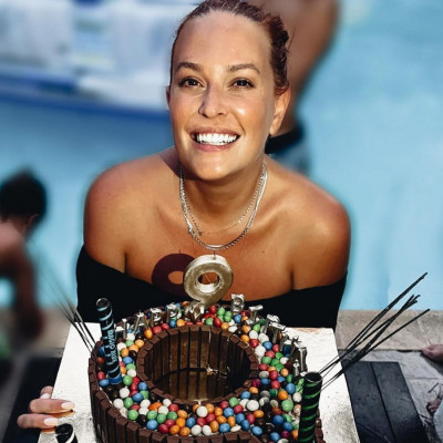 Σίσσυ Χρηστίδου: Πώς θα φτιάξετε την τούρτα με τον αριθμό 9 που έφτιαξε για τον γιο της