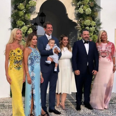 Η Μαίρη Κατράντζου βάφτισε τον γιο της & τα πλάνα μαρτυρούν πως ήταν όλα σχεδιασμένα στη λεπτομέρεια