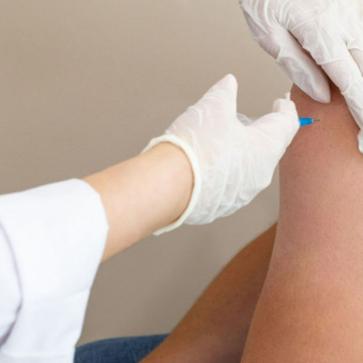 Η ρυθμιστική αρχή της Ε.Ε. στηρίζει δύο ενισχυτικές δόσεις εμβολίων κατά της Όμικρον