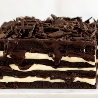 Άκης Πετρετζίκης: Brownie lasagna