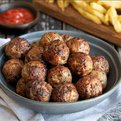 Άκης Πετρετζίκης: Κεφτεδάκια φούρνου