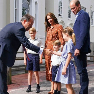 Ειδικός ανέλυσε τη γλώσσα σώματος του πρίγκιπα Louis στην πρώτη ημέρα στο σχολείο