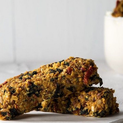 Άκης Πετρετζίκης: Αλμυρές μπάρες βρόμης