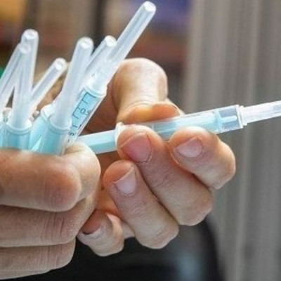 Τα εμβόλια κατά του κορονοϊού μπορούν να μειώσουν σημαντικά τον κίνδυνο μακράς COVID - Μελέτη