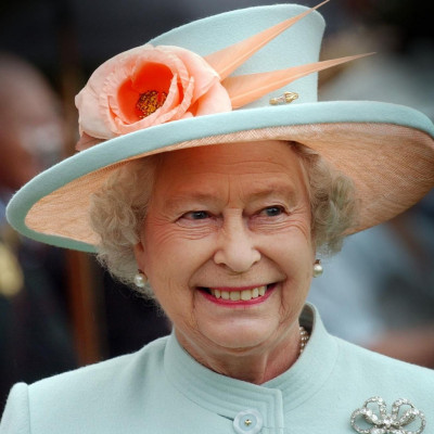 Η Βασίλισσα Ελισάβετ επέλεγε το ίδιο βερνίκι νυχιών για 33 ολόκληρα χρόνια