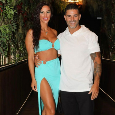 Αθηνά Ευμορφιάδη: Το αποκαλυπτικό νυφικό και οι λαμπεροί καλεσμένοι λίγες ώρες πριν τον γάμο της