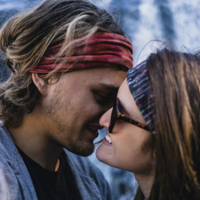 «Beige flags»: Ένα νέο dating trend στο Tik Tok μπορεί να καταστρέψει την ερωτική σου ζωή